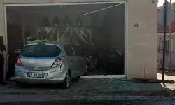 Otomobil fırına daldı: 4 kişi yaralandı