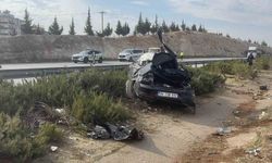 Otomobil taklalar atarak refüje uçtu: 1 ölü, 4 yaralı