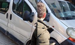 Park halindeki araca kurşun yağdı: Polis saldırganların peşinde!