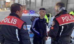 “Seni arka cebimden çıkartırım” diyen sürücü kahve içerken yakalandı!