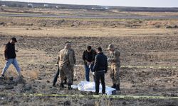 Silahla vurulan kişi yol kenarında ölü olarak bulundu