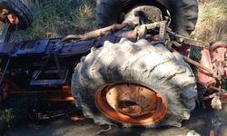 Devrilen traktörün altında kalan sürücü hayatını kaybetti