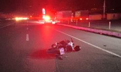Yayaya çarpan motosikletin sürücüsü hayatını kaybetti