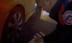 Yol uygulamasında kaçan takside dev operasyon: Binlerce hap ele geçirildi