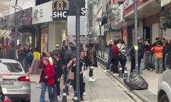 Kıvılcım bir anda alevlendi: İki grup arasındaki kavga panik yarattı!