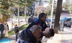 18 yaşındaki şahıs 1 kişiyi öldürdü, 1 kişiyi yaraladı