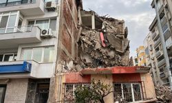 İnsanlar canını zor kurtardı: İzmir'de yıkım yapılan bina faciaya yol açıyordu
