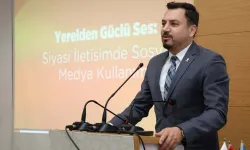 AK Parti İzmir’de medya ve iletişim eğitimi: Stratejik kapasite güçlendi