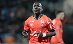 Arthur Avom kimdir, hangi takımlarda oynadı?