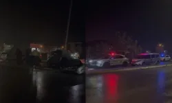 Aydınlatma direğine çarpan otomobilde 23 yaşındaki sürücü hayatını kaybetti