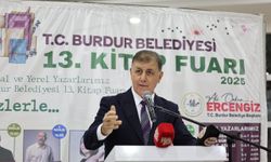 Başkan Tugay'dan Burdur Kitap Fuarı'nda kültürel değişim vurgusu