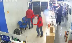 Bir kıvılcım yetti: Telefon bataryası patladı, ortalık duman oldu!