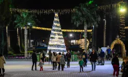 Yeni yıl ruhu İzmir’in caddelerinde