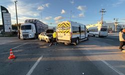 Can pazarı: Öğrenci servisi ile otomobil çarpıştı, yaralılar var!