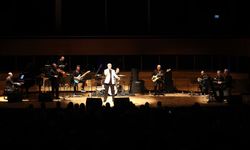 Cem Karaca, İzmir'de unutulmaz şarkılarıyla anıldı