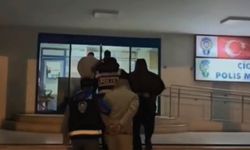 Çiğli’de zehir tacirlerine darbe: Binlerce hap ele geçirildi