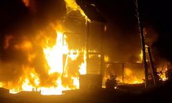 Çocuk parkında çıkan yangın yürekleri ağza getirdi!