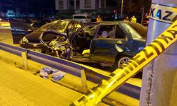 Otomobillerin kafa kafaya çarpıştığı feci kazada 1 kişi öldü, 3 kişi yaralandı