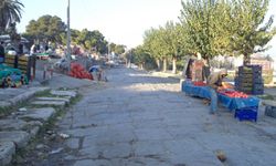 İzmir Konak'ta yer alan Eşrefpaşa Pazaryeri taşınıyor