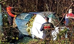 Dere yatağına devrilen otomobilde bekçi hayatını kaybetti