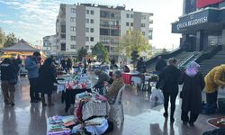 Direnen işçiler çekildi, alan pazara döndü