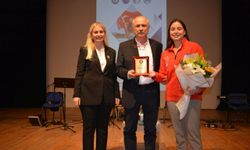 Ege Üniversitesi'nden ilham veren etkinlik: "Mezunlarımız Öğrencilerimizle Buluşuyor"