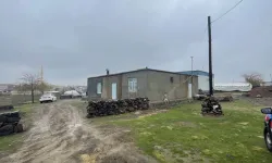 Eşini ve oğlunu tabancayla katletti