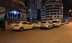 Beraber yaşadığı iş arkadaşı tarafından evde ölü bulundu