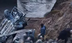 Feci kaza! Hurdaya dönen araçtan acı haber: 1 kişi öldü, 2 kişi yaralandı