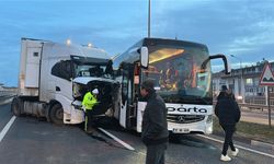Feci kaza: İşçi servisi, yolcu otobüsü ve TIR’a çarptı: Yaralılar var!