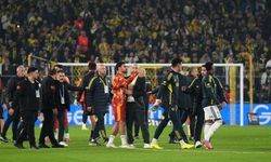 Fenerbahçe-Galatasaray derbisi öncesi saha ortasında gerginlik!