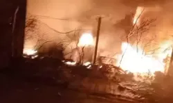 Geri dönüşüm fabrikasında korkutan yangın: Ekipler sevk edildi