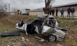 Hurdaya dönen otomobilin sürücüsü hayatını kaybetti