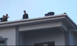 İnşaat çatısında tehlikeli bekleyiş: Alacak sorunu son buldu