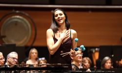 İzmir Devlet Senfoni Orkestrası’na tencere ve tava ile eşlik etti