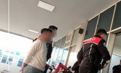 İzmir Karşıyaka Çarşı'da bıçaklı saldırı