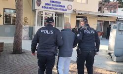 İzmir’de peş peşe operasyon: 16 ve 10 yıl hapis cezası bulunan iki zanlı yakalandı