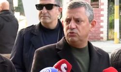 İzmir’e gelen Özel: "Yılbaşı öncesi Aslanoğlu’nu tutuklamayın"