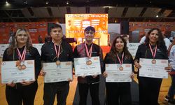 İzmirli genç şefler, GASTROANTALYA'dan madalyalarla döndü