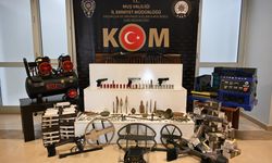 Kaçakçılık operasyonu: Silah, tarihi eser ve kaçak sigara ele geçirildi