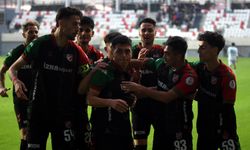 Karşıyaka, Bornova 1877’yi rahat geçti: Zirve takibi sürüyor