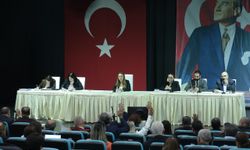 Konak Belediye Meclisi'nde sosyal protokoller, altyapı ve geri dönüşüm çalışmaları onaylandı