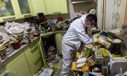 Konak Belediyesi’nden çöp ev operasyonu: 4 kamyon atık çıktı