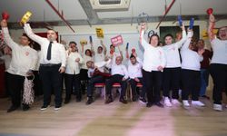 Konak'ta engeller sanatla aşıldı