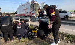 Kontrolden çıkan motosiklet bariyerlere saplandı: Üniversitesi öğrencisi ağır yaralandı!