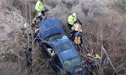 Kontrolden çıkan otomobil 10 metre yükseklikten yuvarlandı: Bir aile yok oldu