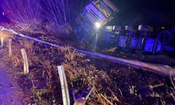 Korku dolu anlar! Yardım için durdu zincirleme kazanın ortasında kaldı