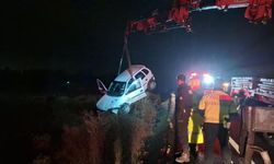 Korkutan kaza: Otomobil kontrolden çıkıp tarlaya uçtu!