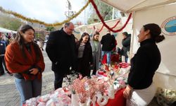 Menderes'in Yılbaşı Pazarı yoğun ilgi gördü