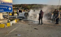 Menemen’de korku dolu anlar: Gelin ve kaynananın bulunduğu araç takla attı